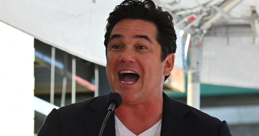 元スーパーマンの俳優ディーン・ケインは、氷に加わることについて焼いたときにcrash落します