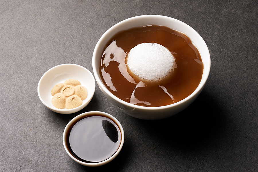 「タイムアウトマーケット大阪」で提供される「ぎおん徳屋」の徳屋の本わらびもち（1390円）
