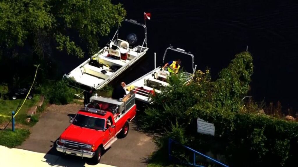 漁師が川で車両を発見、１９６７年の未解決事件の解明の助けに　米 - CNN.co.jp