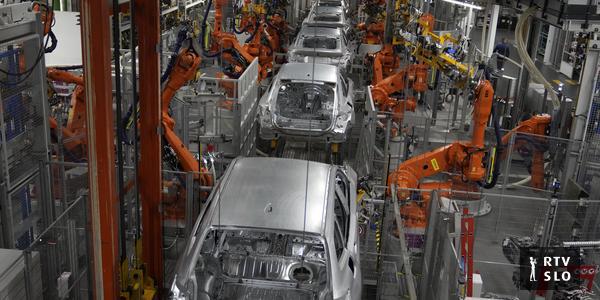 ドイツの自動車産業は、1年で51,500人の雇用を失いました