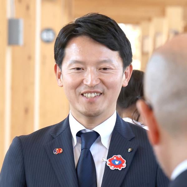 デマと誹謗中傷で混乱続く兵庫県政…記者が斎藤元彦県知事に「職員、県議が萎縮」と異例の訴え ― 不信任案提出は見込み薄