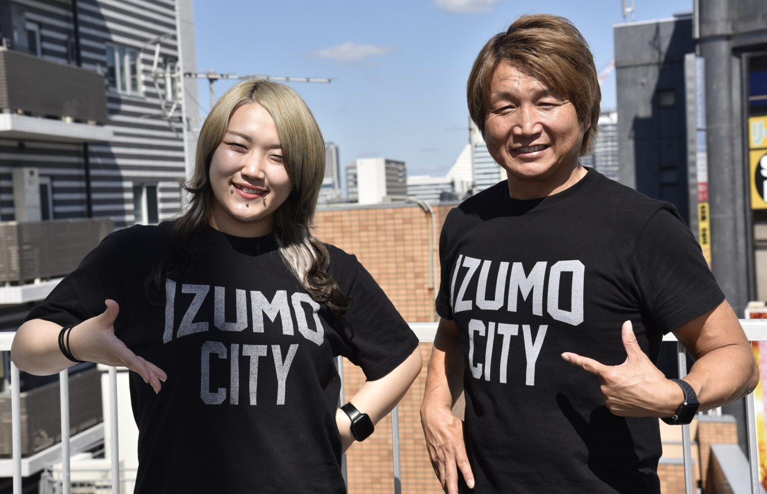 8月30日の『ご縁の国しまねプロレス～出雲2025～』を前にインタビューに応じた日高郁人（右）と青木いつ希