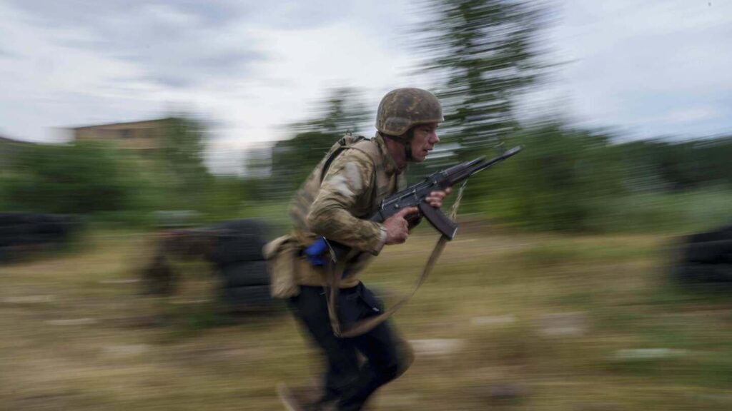 NATOは、ウクライナへの定期的および大規模な腕の配達を調整します。ほとんどは米国で購入されます