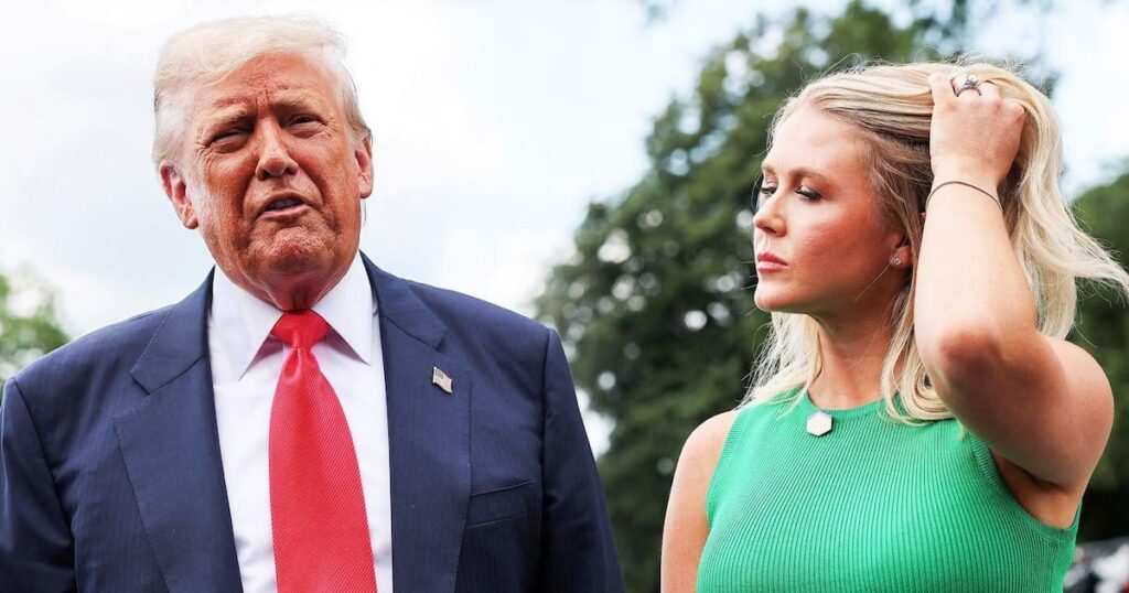 「それはそれらの唇です」：トランプ、79、カロライン・リービットのためにガガになります、27