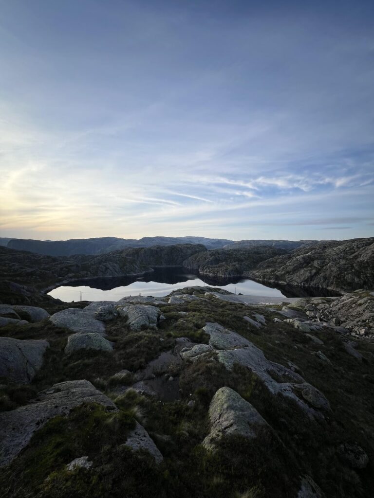 私のお気に入り。 6月のノルウェー旅行の写真 [OC]