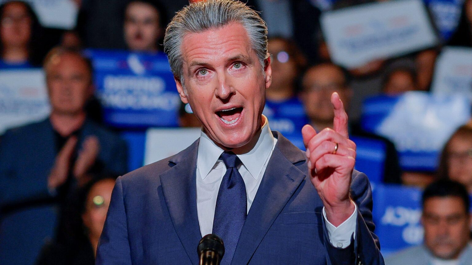 カリフォルニア州の選挙区の投票は、圧倒的なサポートから始まります、とニューサムの世論調査は言います