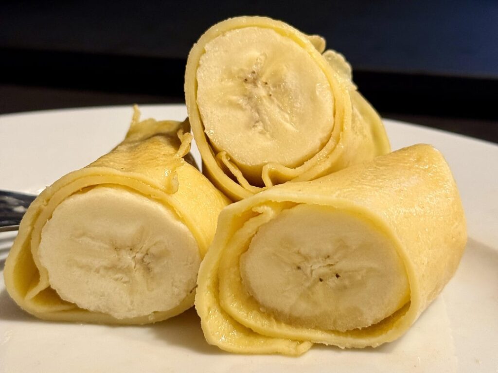 朝からバナナクレープを作って家中をクレープの匂いにして驚かせましょう！