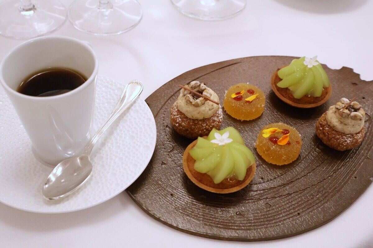 コーヒーと小菓子