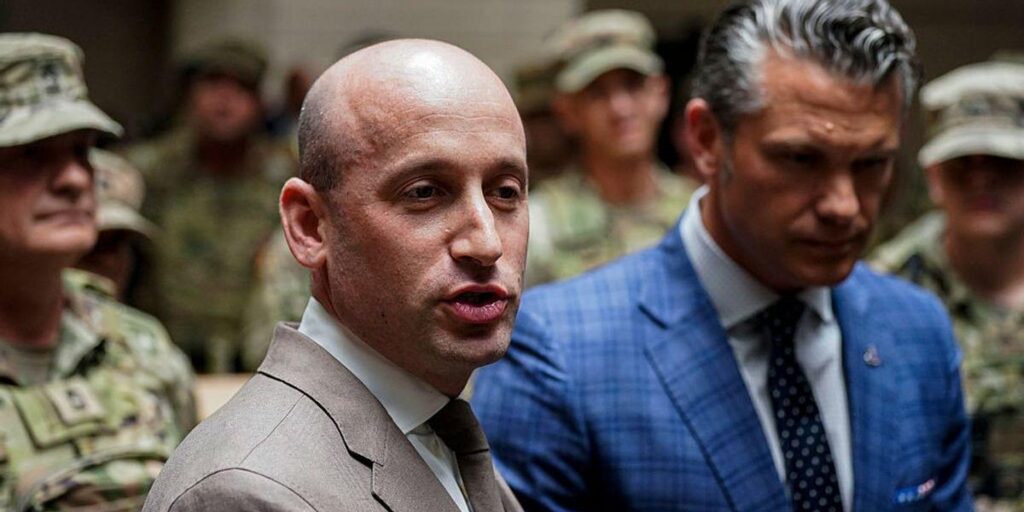スティーブン・ミラーは、トランプを権威主義者と呼ぶだけで「暴力とテロリズムを扇動する」と主張する