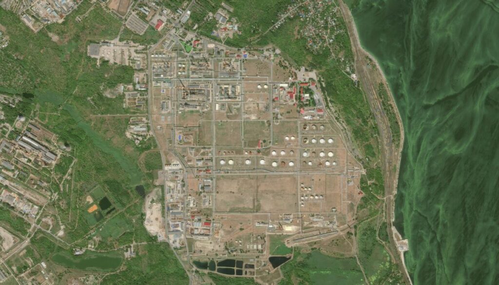 ウクライナがまた製油所攻撃、ロシアは季節的な燃料不足が悪化 - Bloomberg