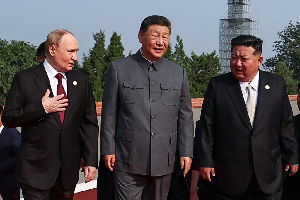 金正恩氏、中国パレード出席で孤立イメージ転換－多国間外交の舞台に - Bloomberg