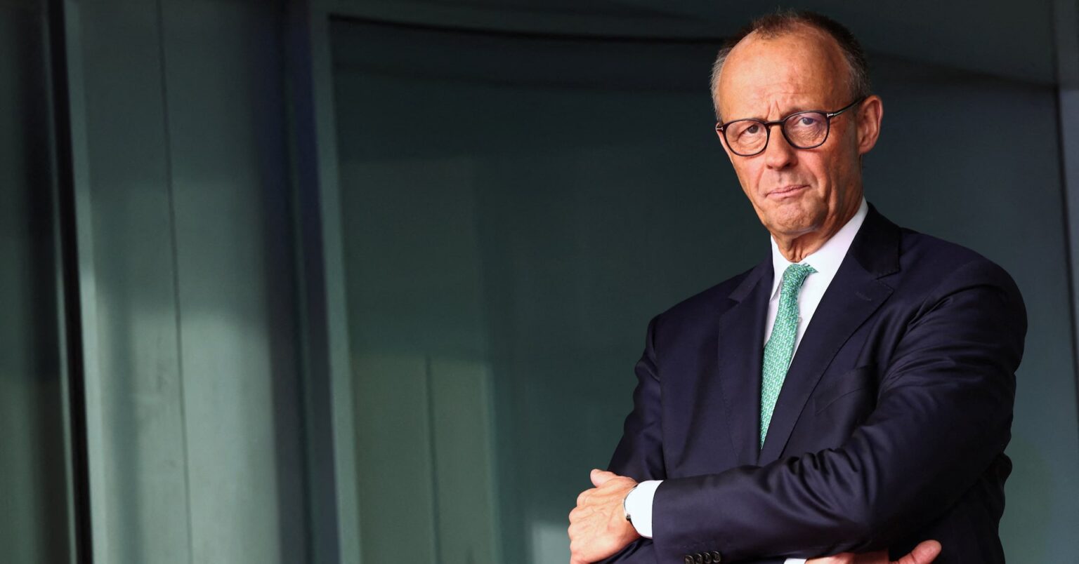 独首相、ウクライナ戦闘の停戦協議開催地にジュネーブを提案へ | ロイター