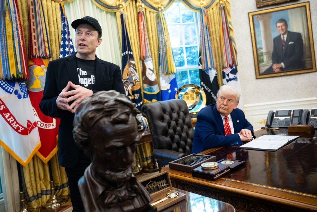 トランプ氏、マスク氏には問題があるが共和党に戻ると予想 - Bloomberg