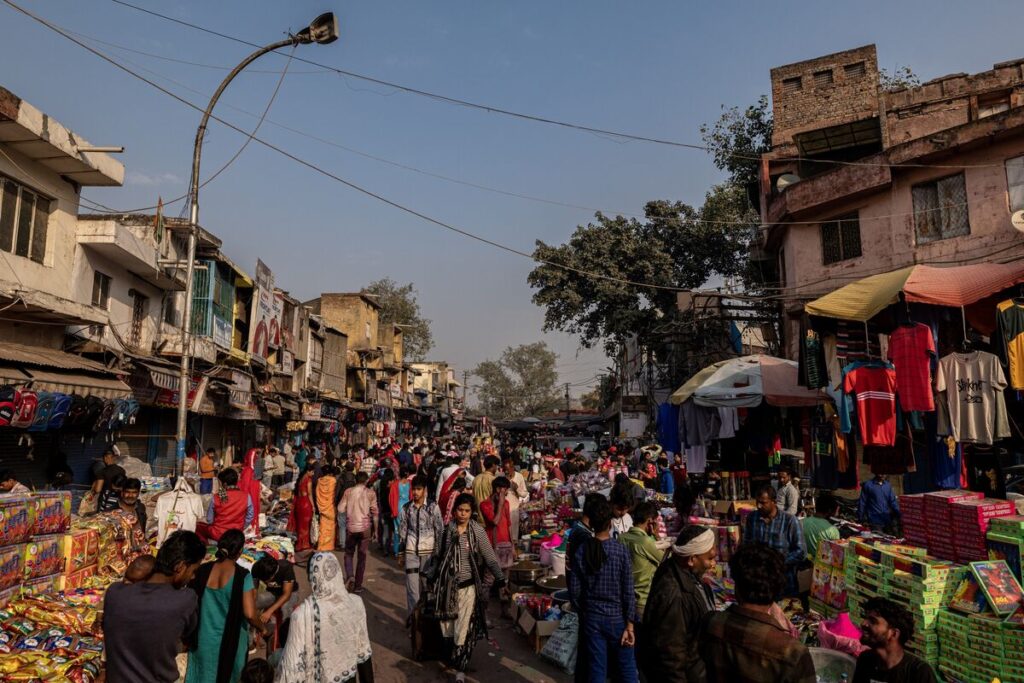 インド、物品サービス税の引き下げ決定－米関税で打撃の需要下支え - Bloomberg