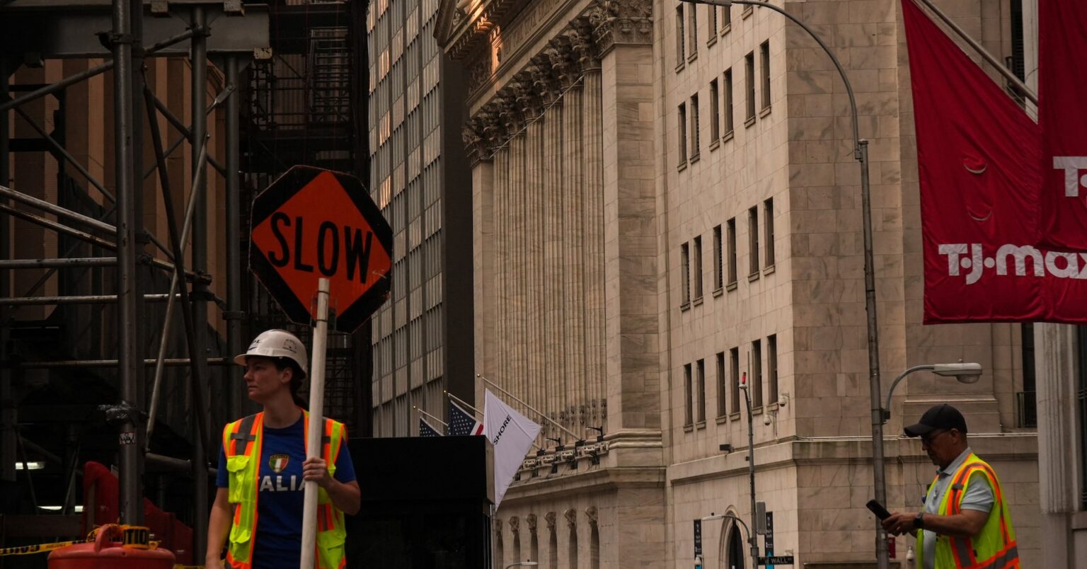 米ＡＤＰ民間雇用、8月は5.4万人増　予想下回る | ロイター