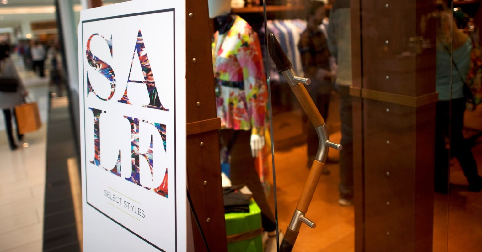 米ＩＳＭ非製造業指数、8月は52.0に上昇　雇用は低調続く | ロイター