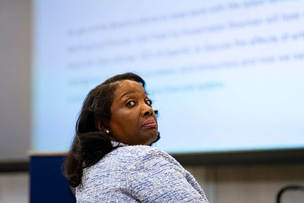 クックＦＲＢ理事、米司法省が刑事捜査を開始－住宅ローン巡り - Bloomberg