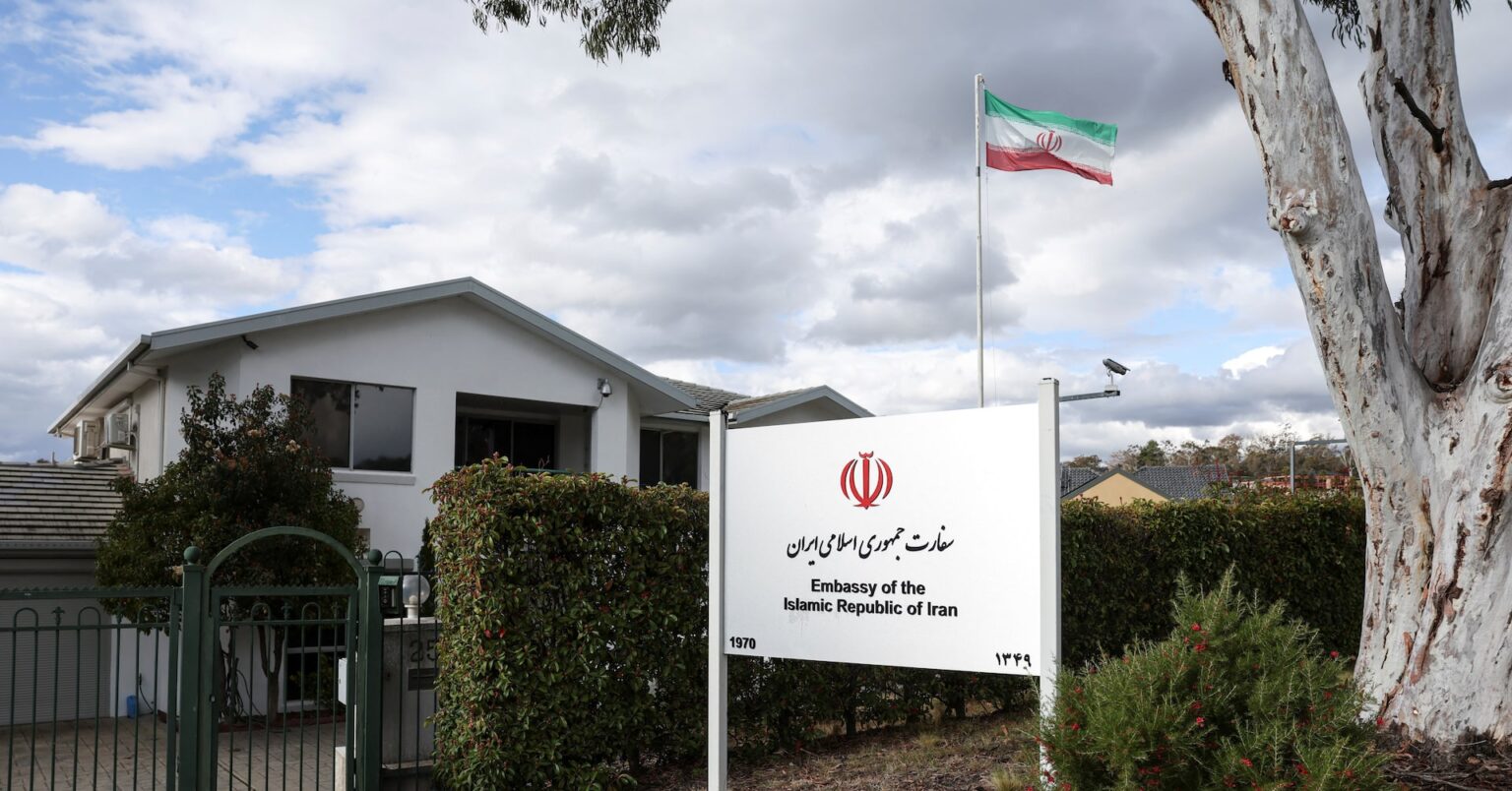 イラン、豪州との外交関係を格下げ　放火事件で対立 | ロイター