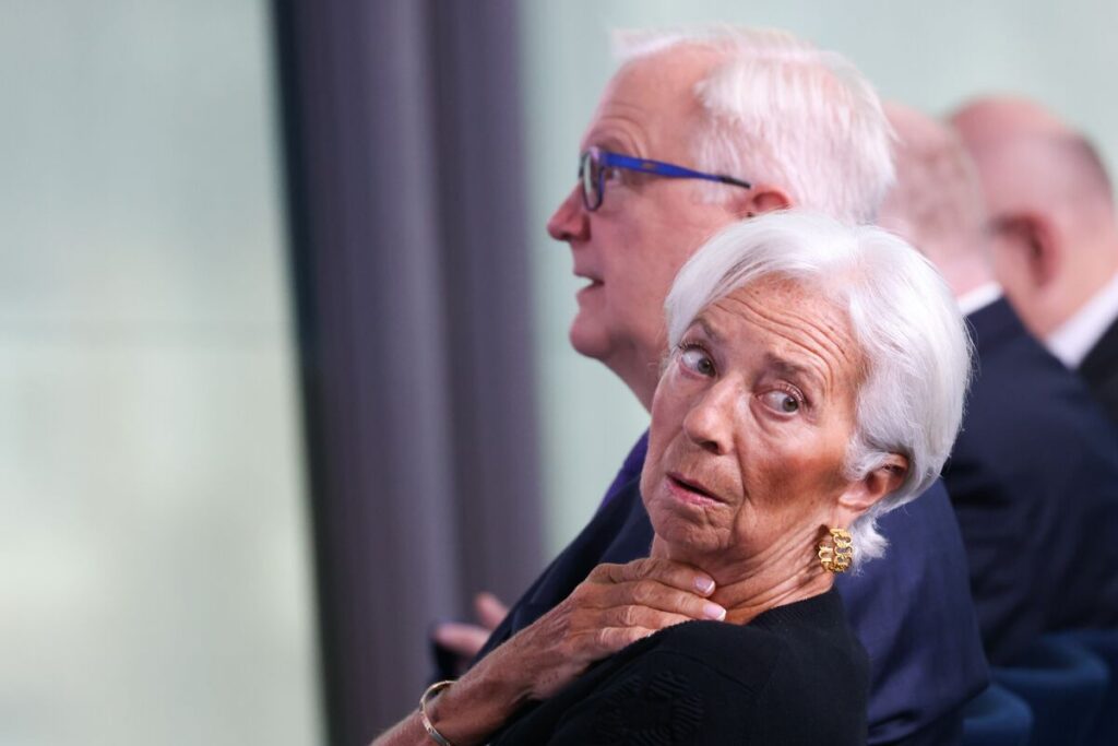 【焦点】フランス政局、ＥＣＢ政策運営に重荷－８日に内閣信任投票 - Bloomberg