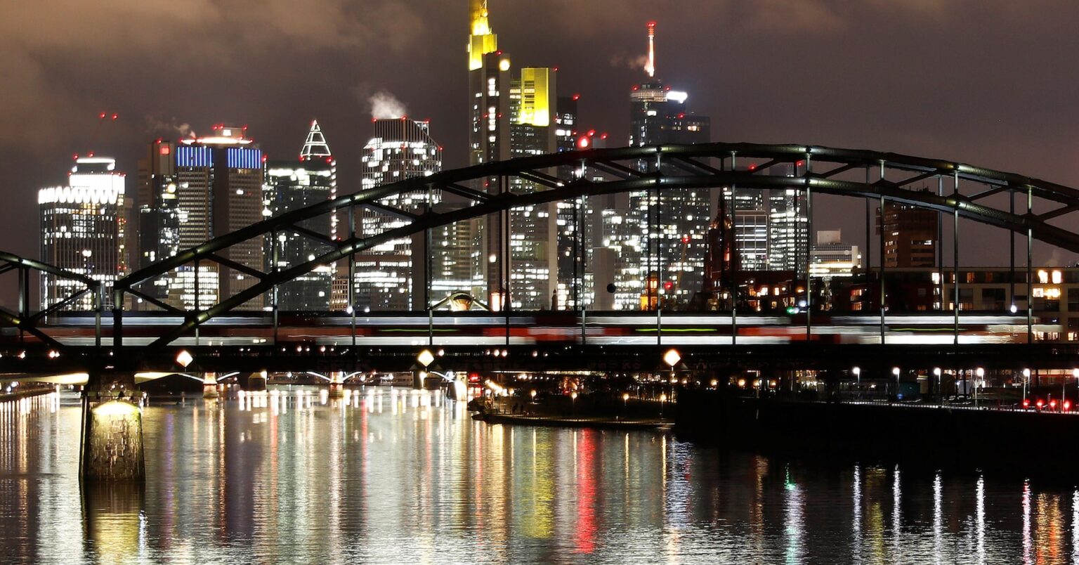 ドイツ予算委、経済再生投資盛り込んだ25年予算を承認 | ロイター