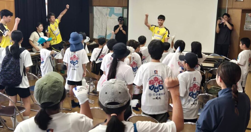 泡瀬で「ごみ拾い勝負」　コラソン選手と親子らが重量競う　沖縄市 - 琉球新報デジタル