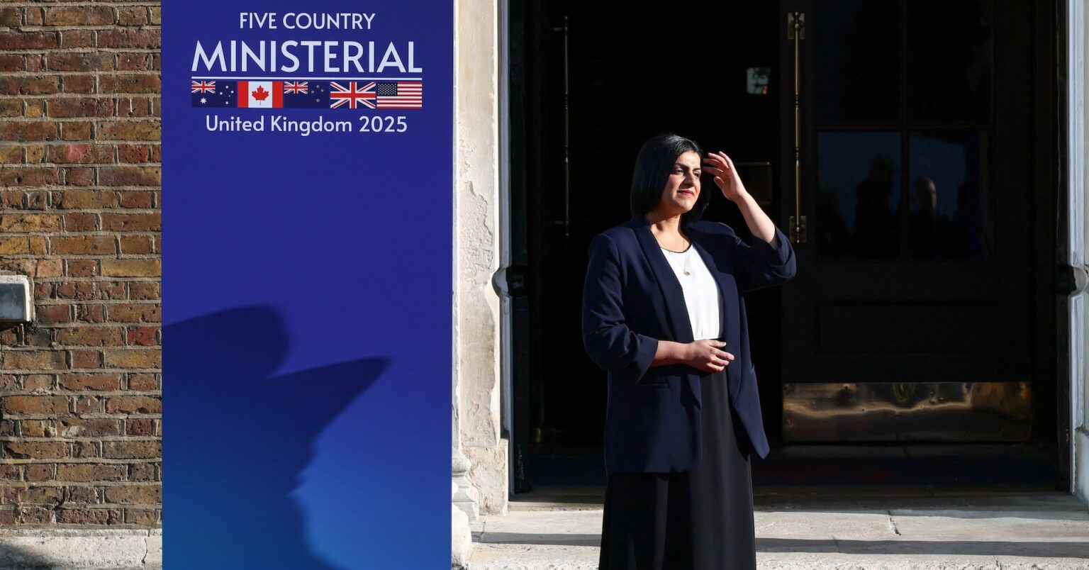 英、移民帰還を受け入れない国へのビザ発給削減も | ロイター