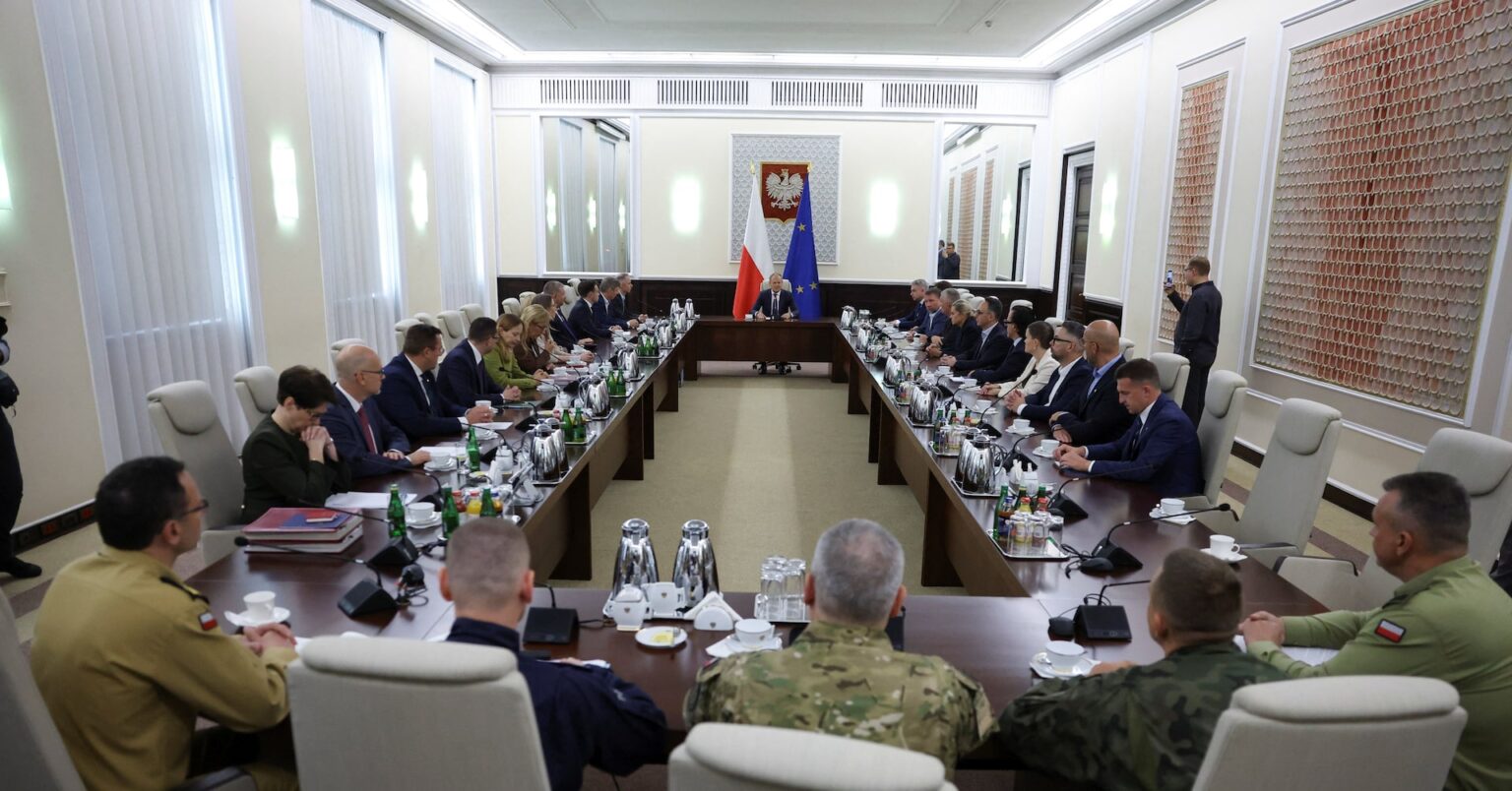 ポーランド、領空侵犯の無人機撃墜　ウクライナ攻撃中のロシア機か | ロイター