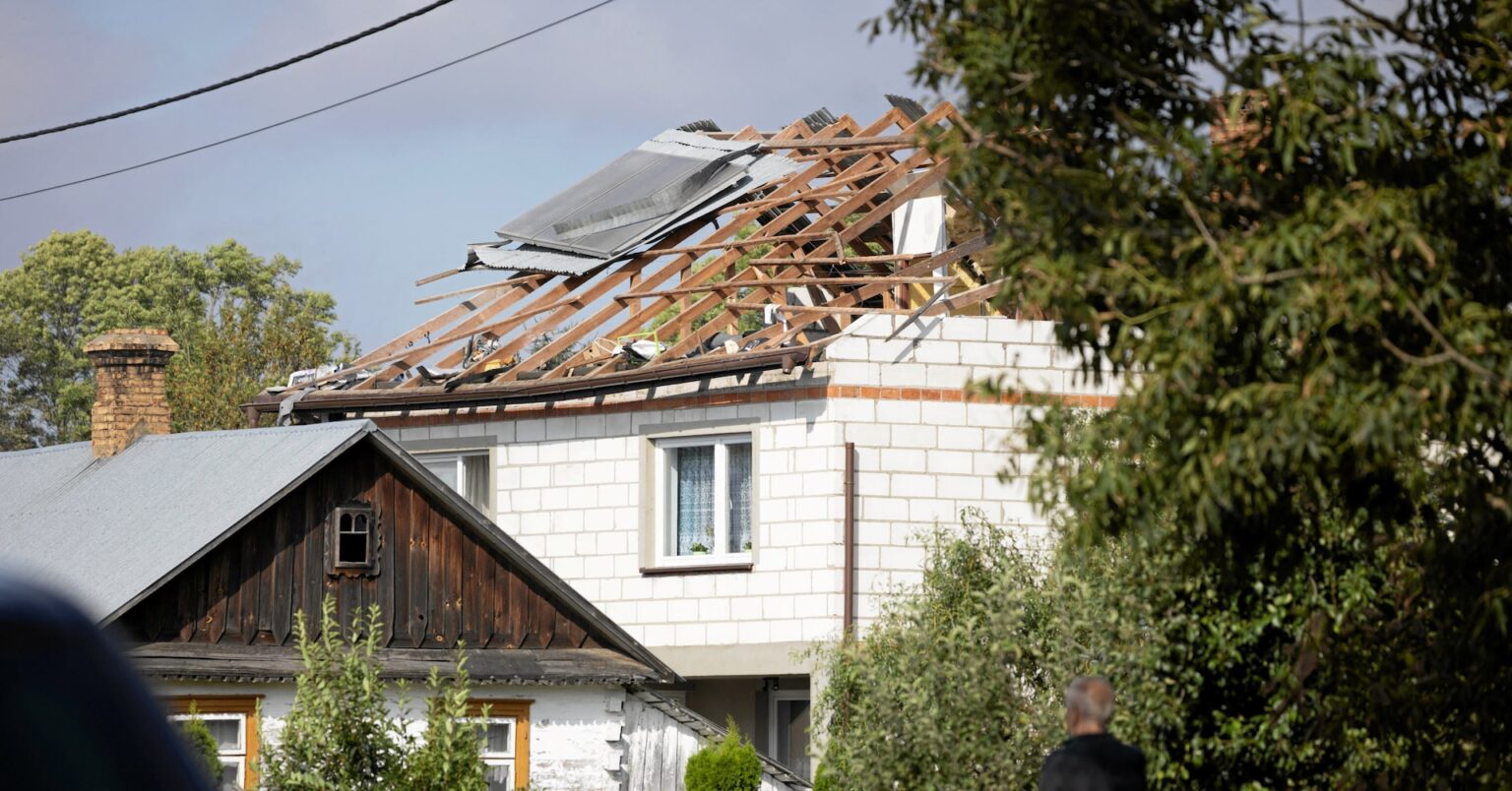 ポーランド、ロシア無人機を撃墜　意図的侵入との見方 | ロイター
