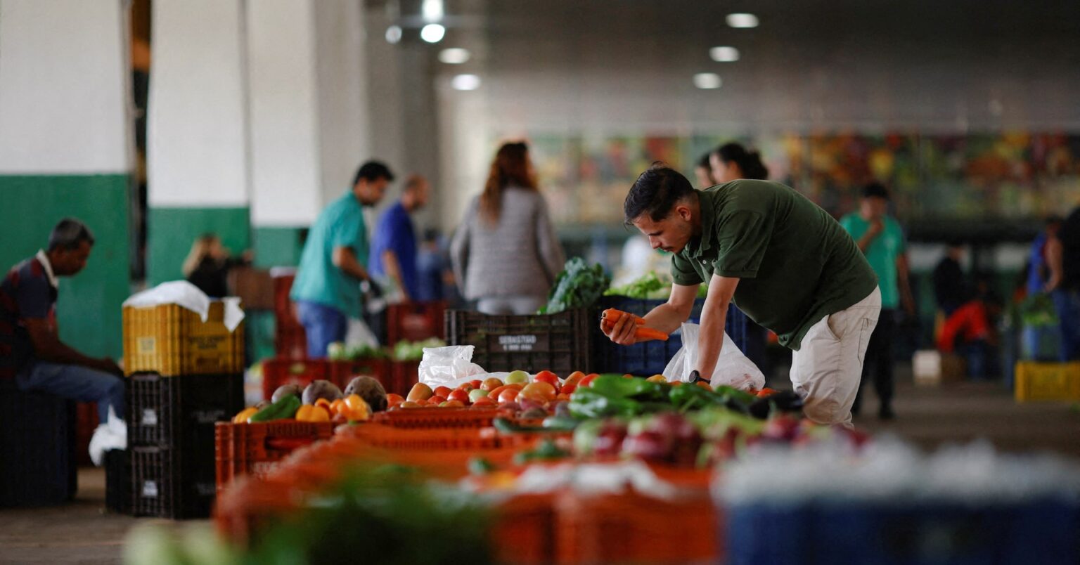 8月ブラジル消費者物価、1年ぶり前月比下落　米関税の影響も | ロイター
