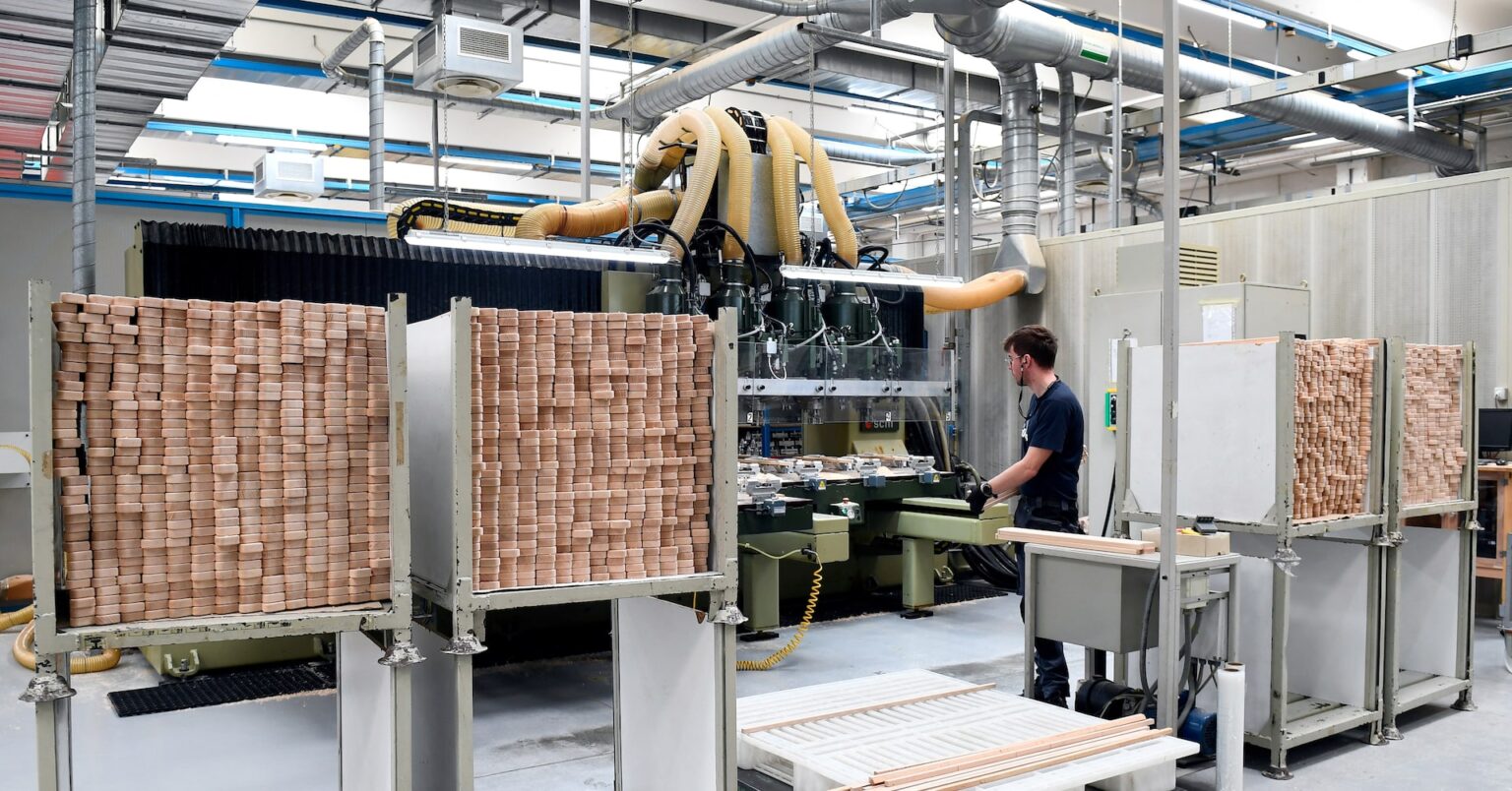 イタリア鉱工業生産、7月は前月比0.4％増　一段の回復兆候 | ロイター