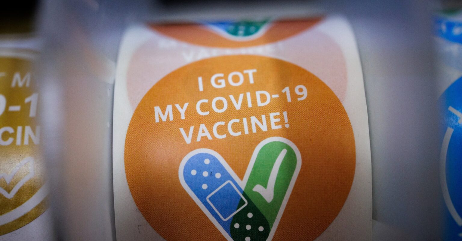 米トランプ政権、新型コロナによる子ども死亡25例は「ワクチンに関係」　接種制限へ＝米紙 | ロイター