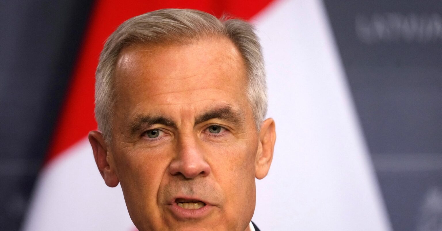 カナダ首相、アングロに本社移転要請　テック買収の条件＝報道 | ロイター