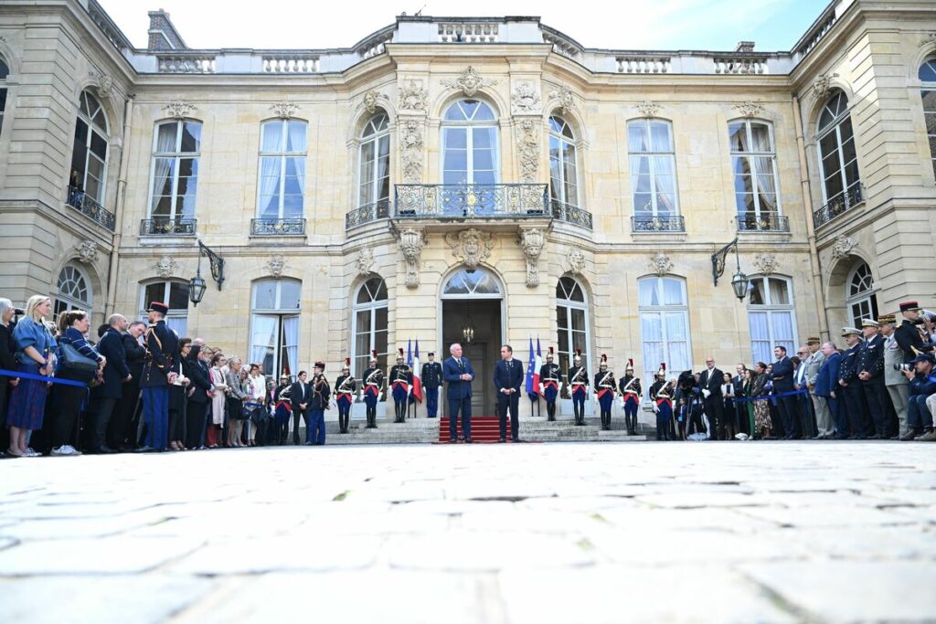 日本でも首相がコロコロ変わるか？2年間で首相が4回変わったフランスと、政治不安が物語るユーロ高の賞味期限 【土田陽介のユーラシアモニター】増え続ける独仏の政府債務、金価格や株価の高騰は通貨の価値下落の帰結(1/4) | JBpress (ジェイビープレス)