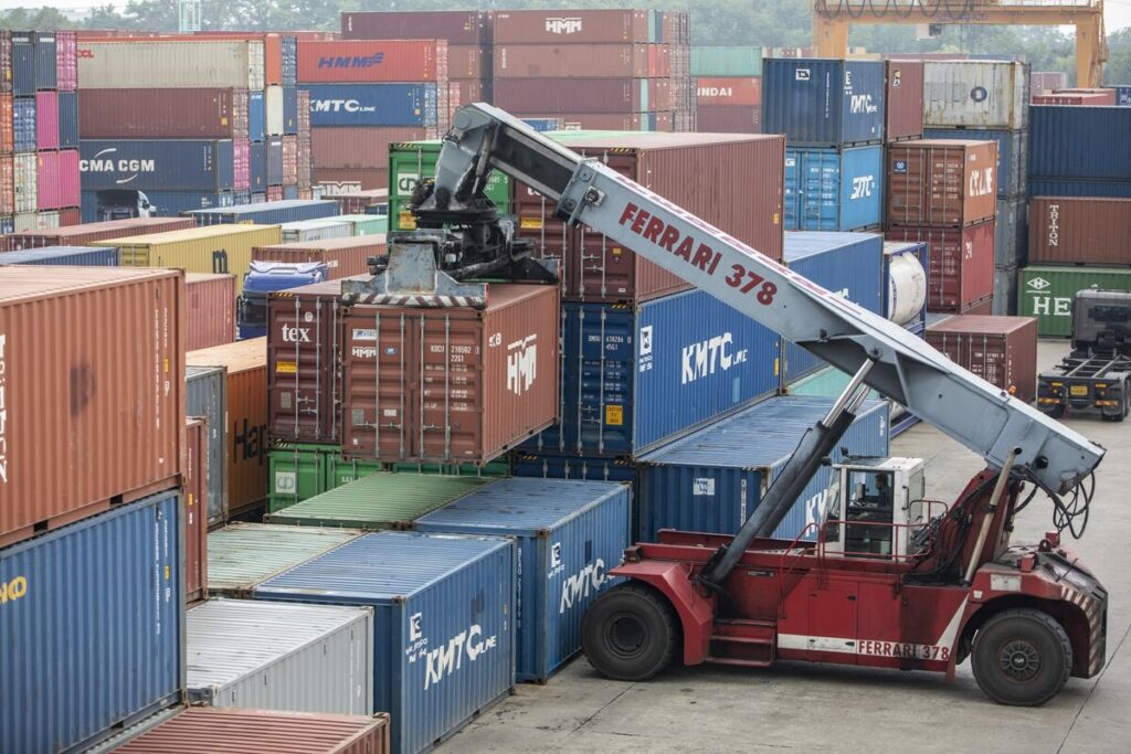 米韓、詰めの通商協議で行き詰まり－対米投資効果に疑問の声も - Bloomberg