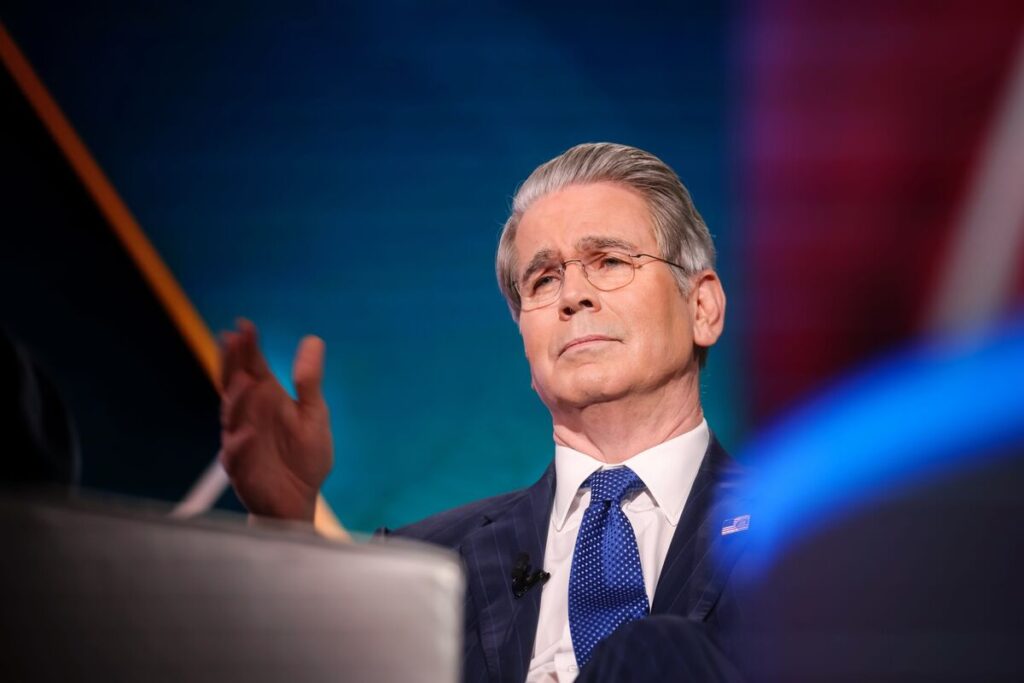 ベッセント氏も住宅ローン契約に矛盾－クック理事解任根拠と酷似 - Bloomberg