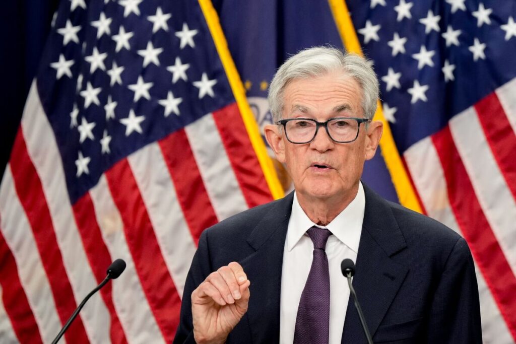 パウエル議長、FRBの結束保つ－トランプ氏の圧力でも反対は1人 - Bloomberg