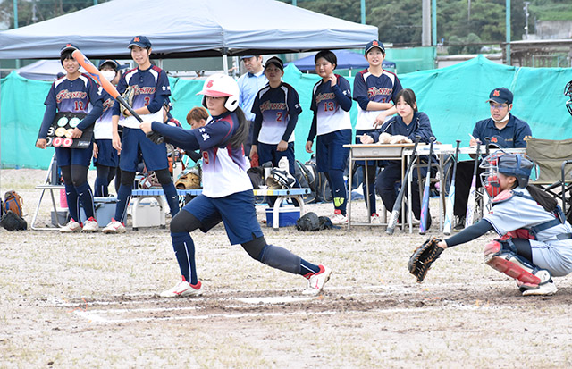 感謝胸に はつらつと　上山で震災復興支援ソフトボール大会