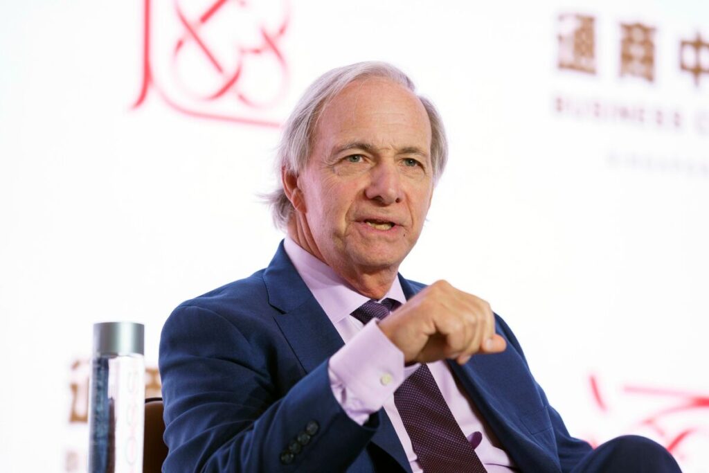 ダリオ氏、米国債務の危機を警告－「金融秩序への脅威」高まる - Bloomberg