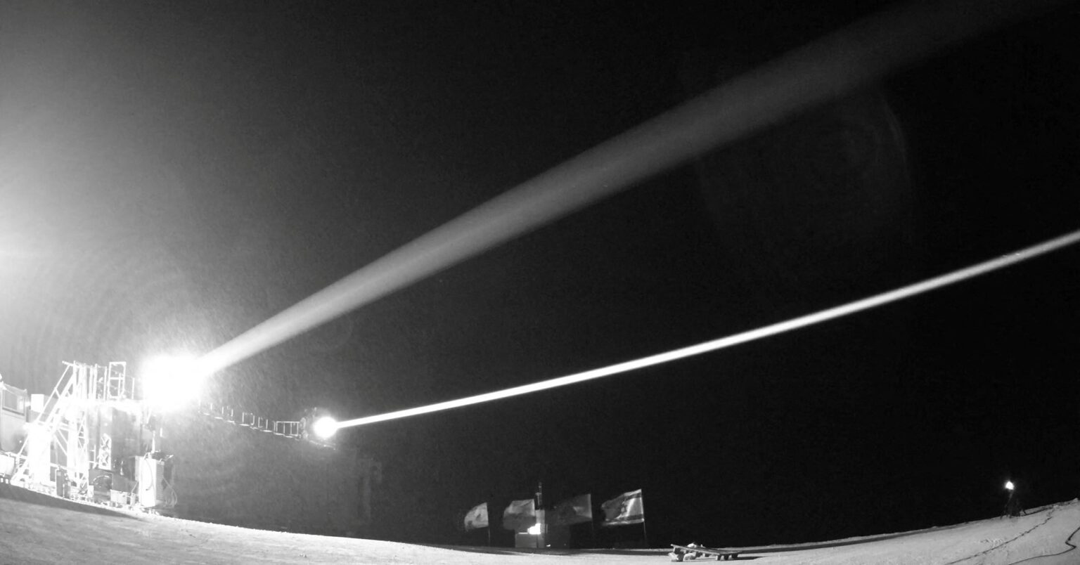 イスラエルのレーザー迎撃システム「アイアン・ビーム」、年内に実戦配備へ | ロイター