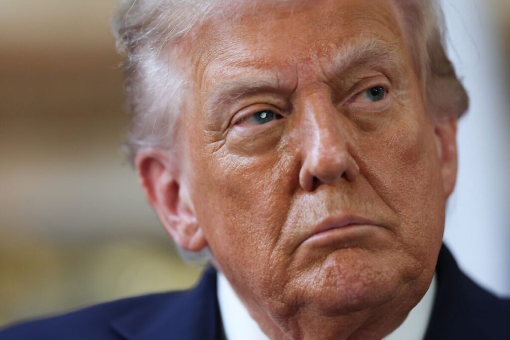 トランプ氏、台湾への4億ドル軍事支援承認せず－ワシントン・ポスト - Bloomberg