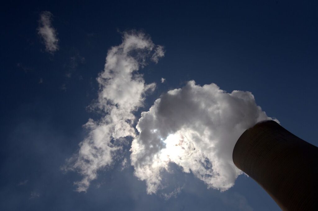 オーストラリアが温室効果ガス削減加速へ､35年までに05年比62－70%減 - Bloomberg