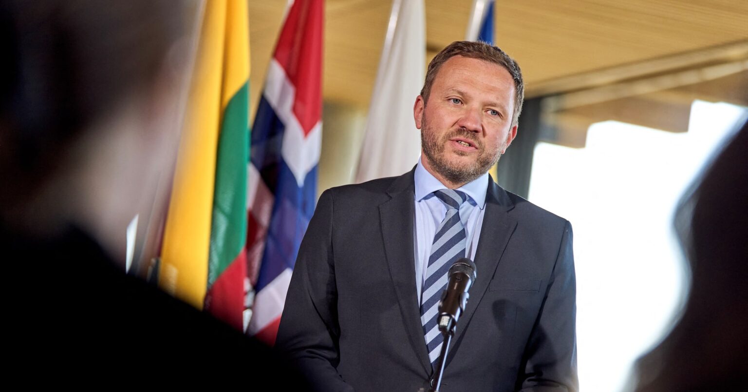 ロシア戦闘機3機がエストニア領空侵犯、ＮＡＴＯ緊急発進で即応 | ロイター