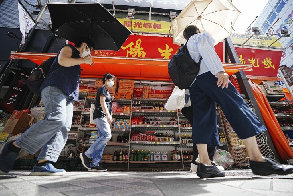 「経営管理ビザ」の要件厳格化で中国人の流入抑制へ…半数は中国人、過去10年で3倍近くの約2万人に 【やさしく解説】経営管理ビザとは？ 資本金は500万円以上から3000万円以上に(1/3) | JBpress (ジェイビープレス)