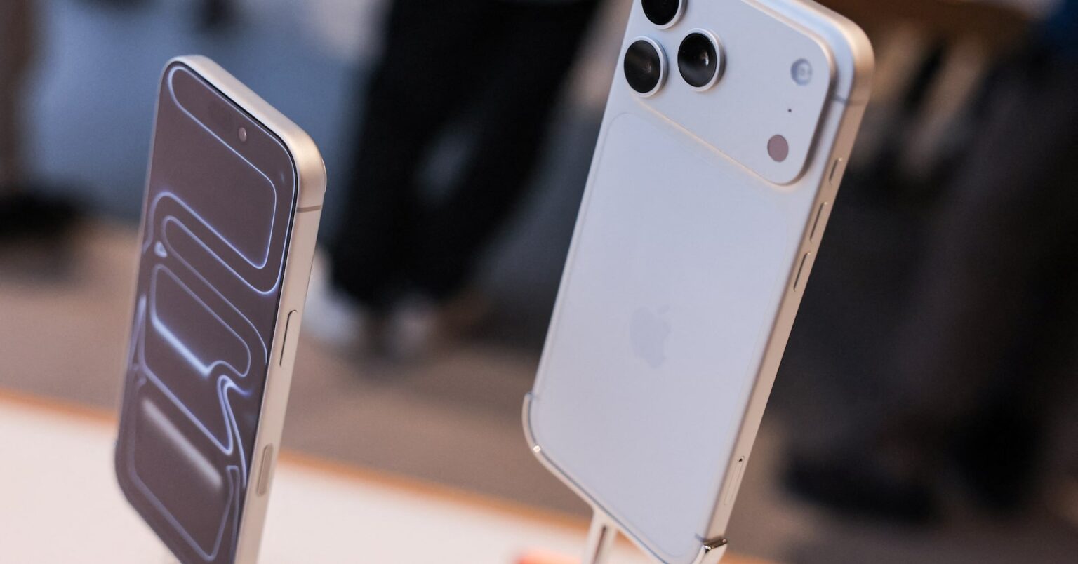 ｉＰｈｏｎｅ17、中国で好発進　北京旗艦店に数百人の列 | ロイター