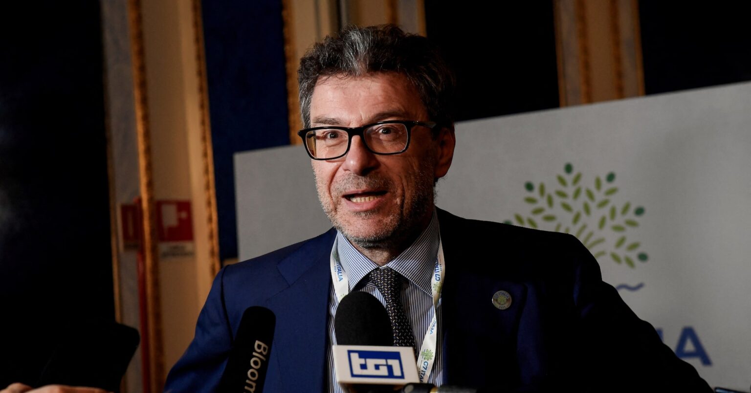 イタリア財政赤字、今年3％下回る可能性　税収増加で1年前倒し | ロイター