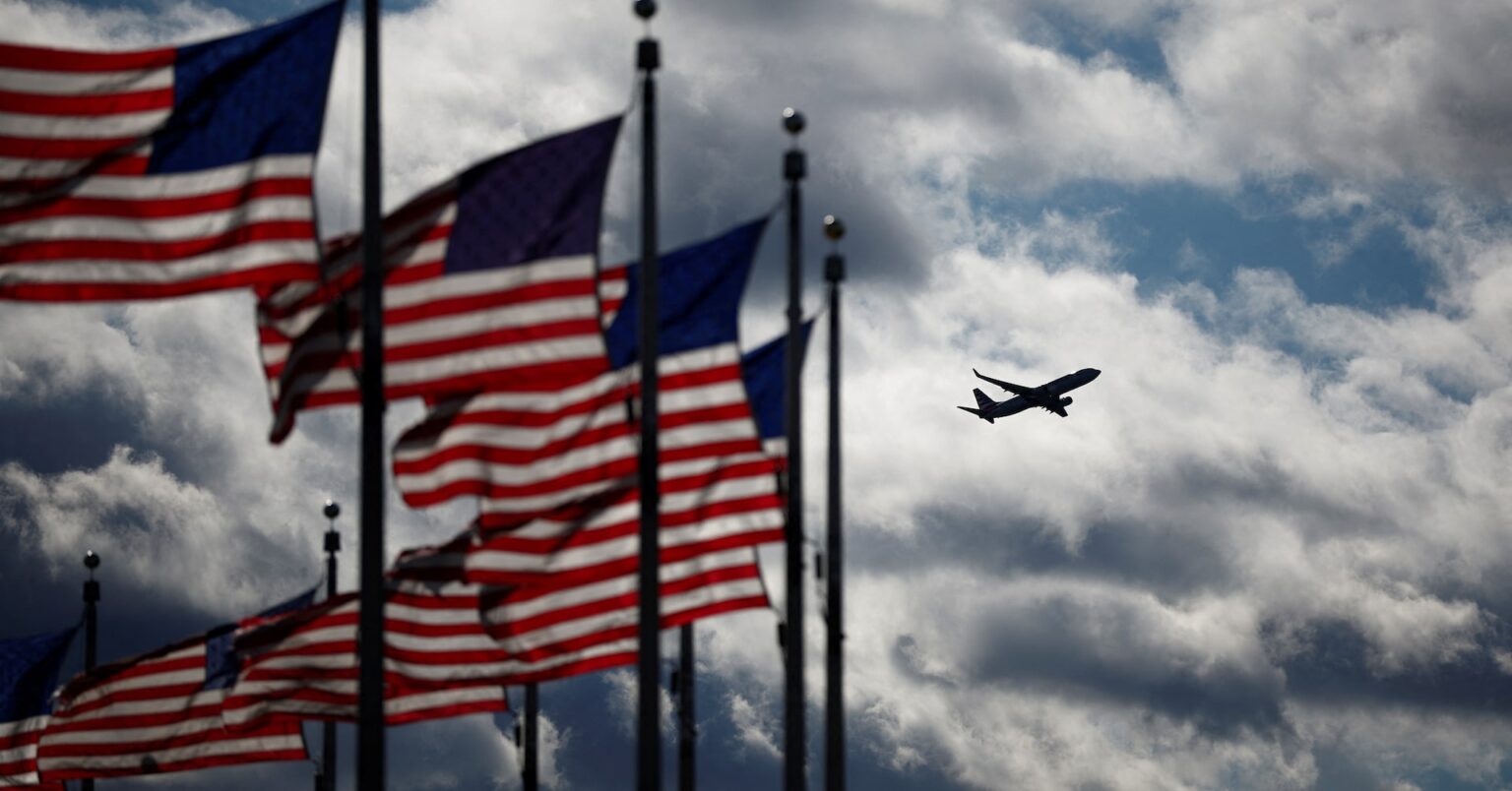 米高度専門職ビザの新手数料は1回限り、既存ビザは対象外と大統領報道官 | ロイター