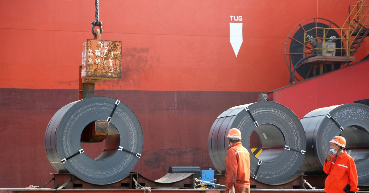 中国、鉄鋼生産能力を厳しく抑制へ　過剰生産対策で | ロイター