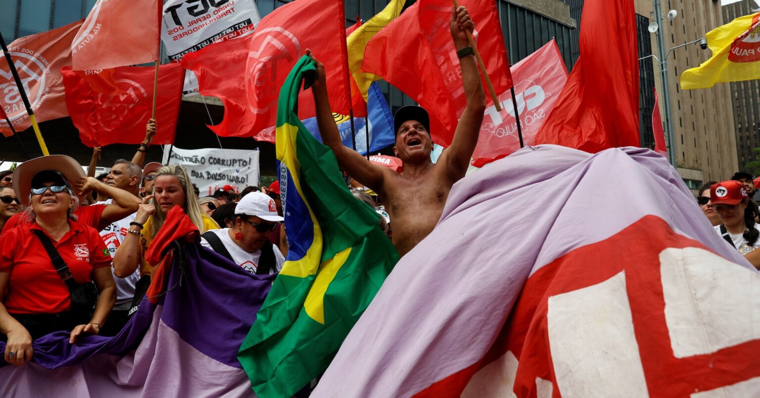 ブラジルで大規模左派デモ、ボルソナロ氏と議員らの擁護に反発 | ロイター