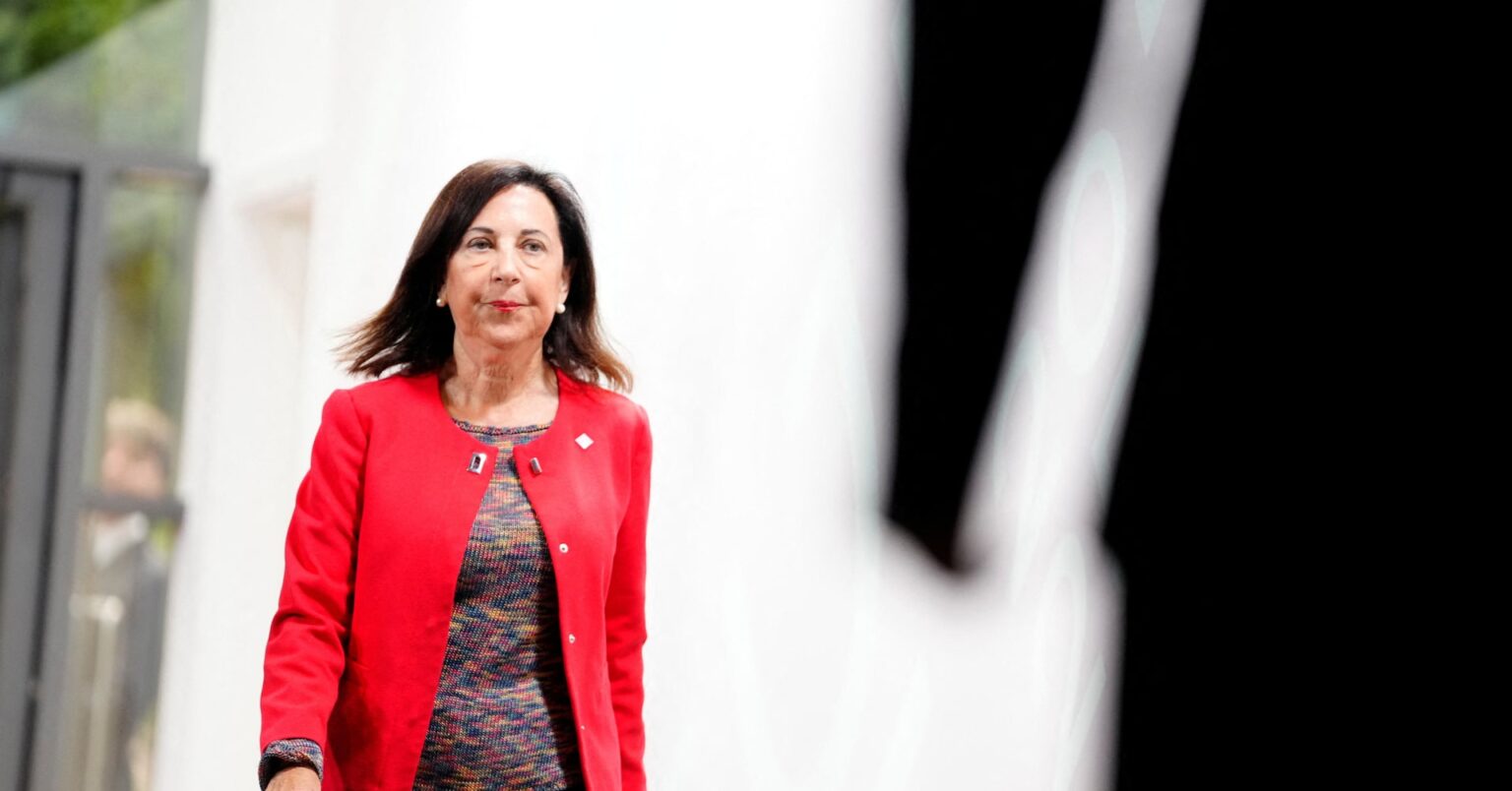 スペイン国防相搭乗機、ＧＰＳ妨害受ける ロシア飛び地付近で | ロイター