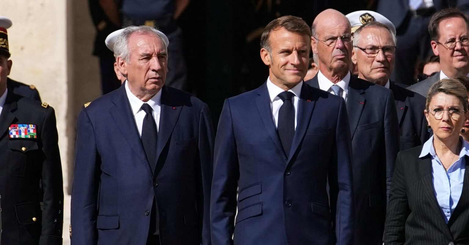 フランスも首相辞任へ、議会が内閣信任投票を否決　政治危機が深刻化 | ロイター